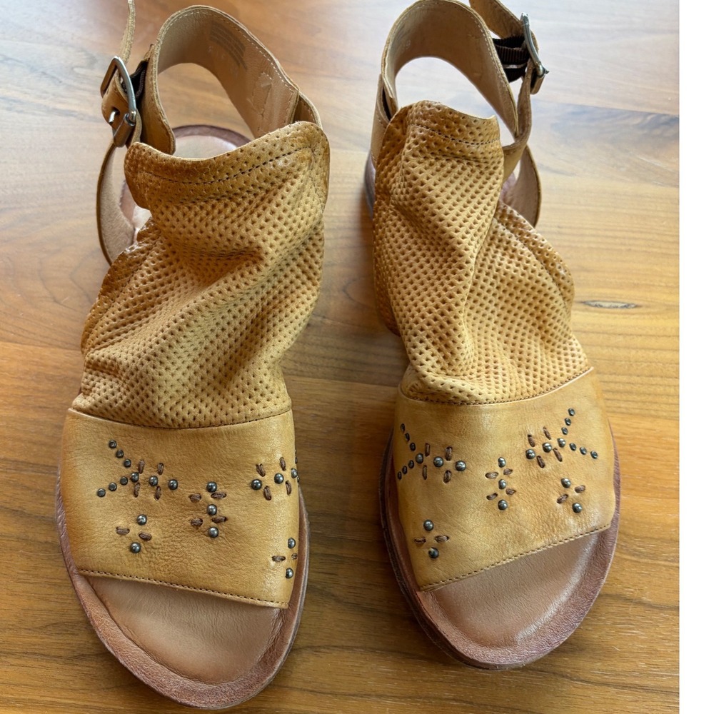 Miz Mooz Fifi Wheat Leather Ankle Strap Sandals Wide Width EU 39 US 8.5 M - Picture 3 of 8